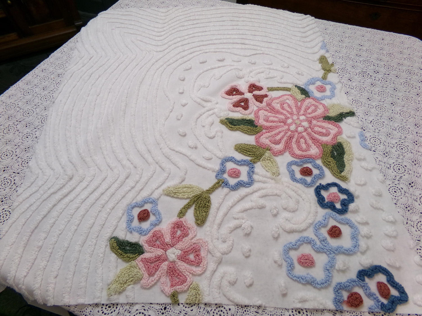 Vintage White Chenille Fabric 29x23" Garden Floral Bouquet