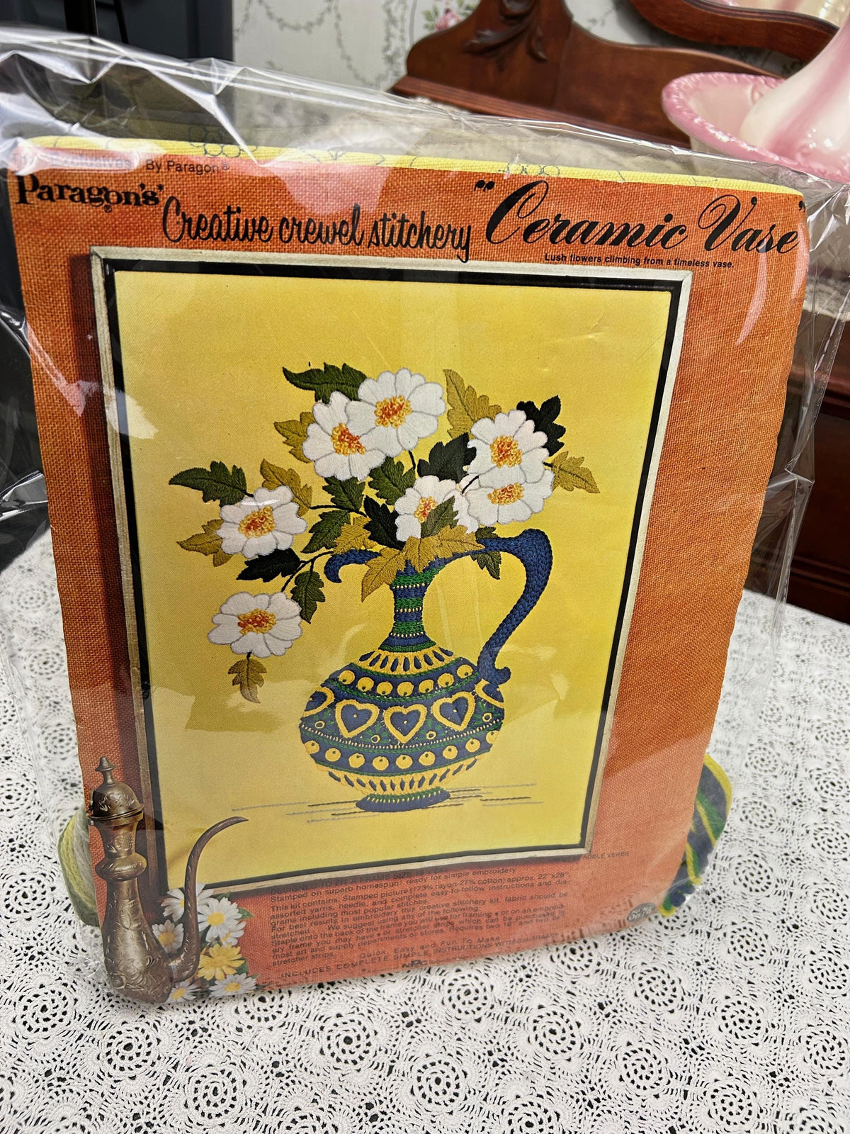 CERAMIC VASE Vintage Crewel Embroidery Kit Paragon 0619 Boho Wall Art