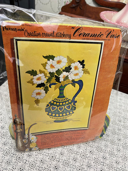 CERAMIC VASE Vintage Crewel Embroidery Kit Paragon 0619 Boho Wall Art