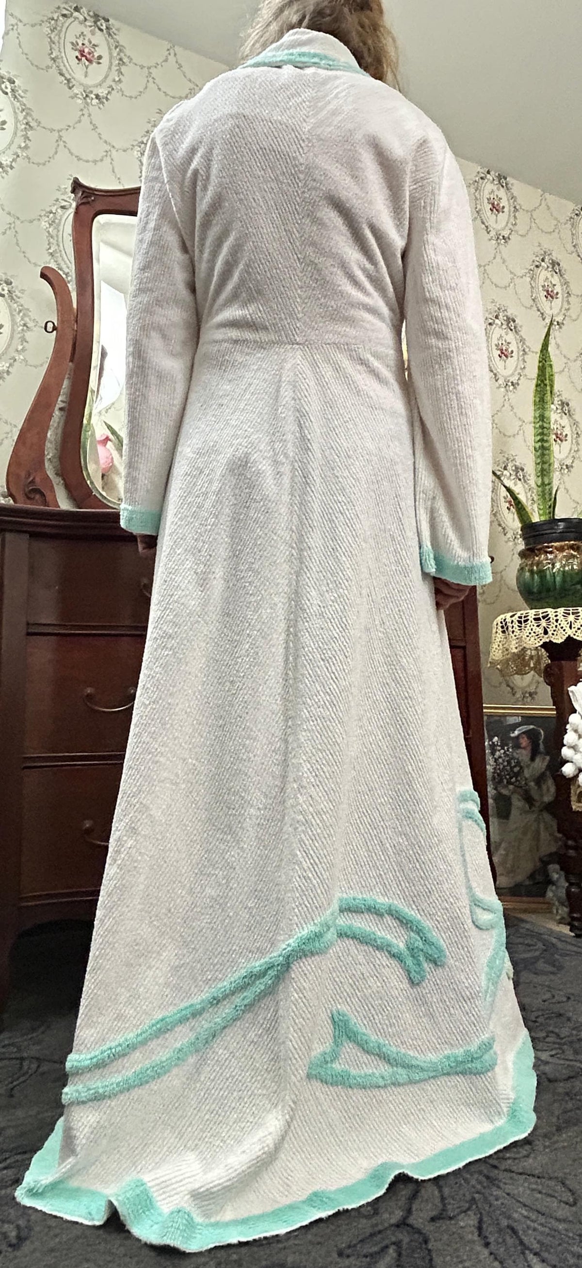Vintage Chenille Robe White with Aqua Floral Tufting, Full Length Women’s S Bathrobe
