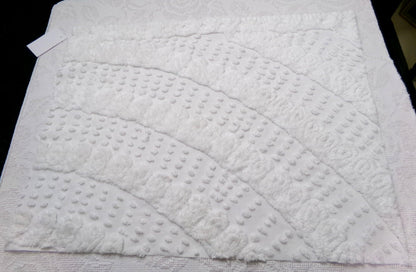 Graceful White Vintage Chenille Bedspread Fabric, Swirl Dot Sewing & Quilt Material, 20" x 27"