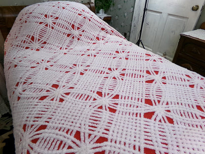 Red Vintage Chenille Bedspread Tufted White Full Size 100% Cotton Bedding, Fringe