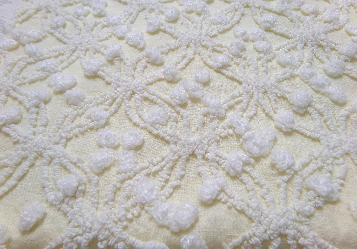 Vintage Chenille Bedspread Fabric Tufted Snowflake Starburst Bobble Design 20 x 24"