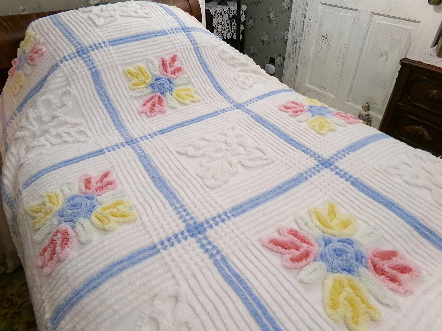 Vintage Full Size Chenille Bedspread | Country Beach Cottage | Coastal Farmhouse Decor | Cotton Seaside Chic Bedding | Beach House Style