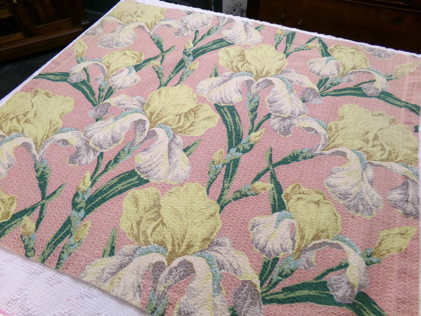 Bearded IRIS BLOOMS Barkcloth Vintage Fabric, Romantic 1940s Sewing Material, 25" x 27"