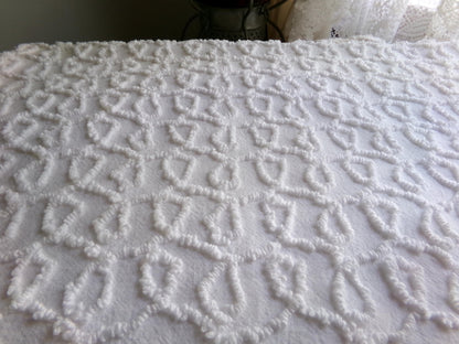 Curly Loops Vintage Chenille Fabric, Neutral White Texturized Cotton Sewing Material, 19" x 27" inch Piece for Handmade Quilts, DIY Pillows