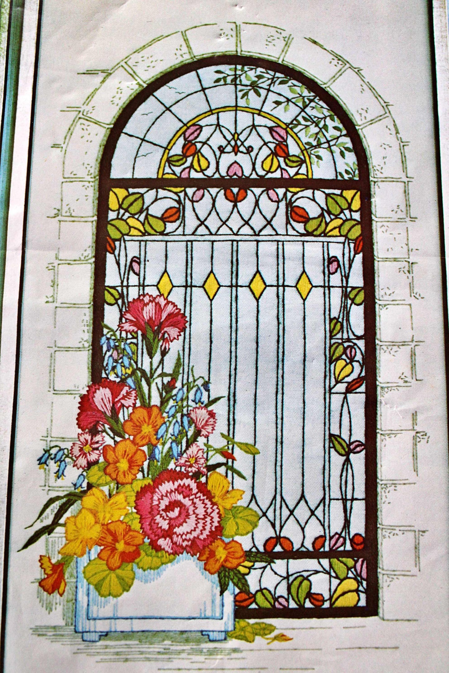 STAINED GLASS WINDOW Vintage Crewel Stitchery Kit, Paragon Needlecraft 0515, Design by Georgia Ball