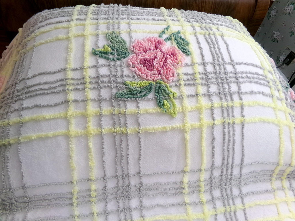 Vintage Pink Rose Chenille Bedspread Plaid Ruffled Shabby Chic Farmhouse Full Size