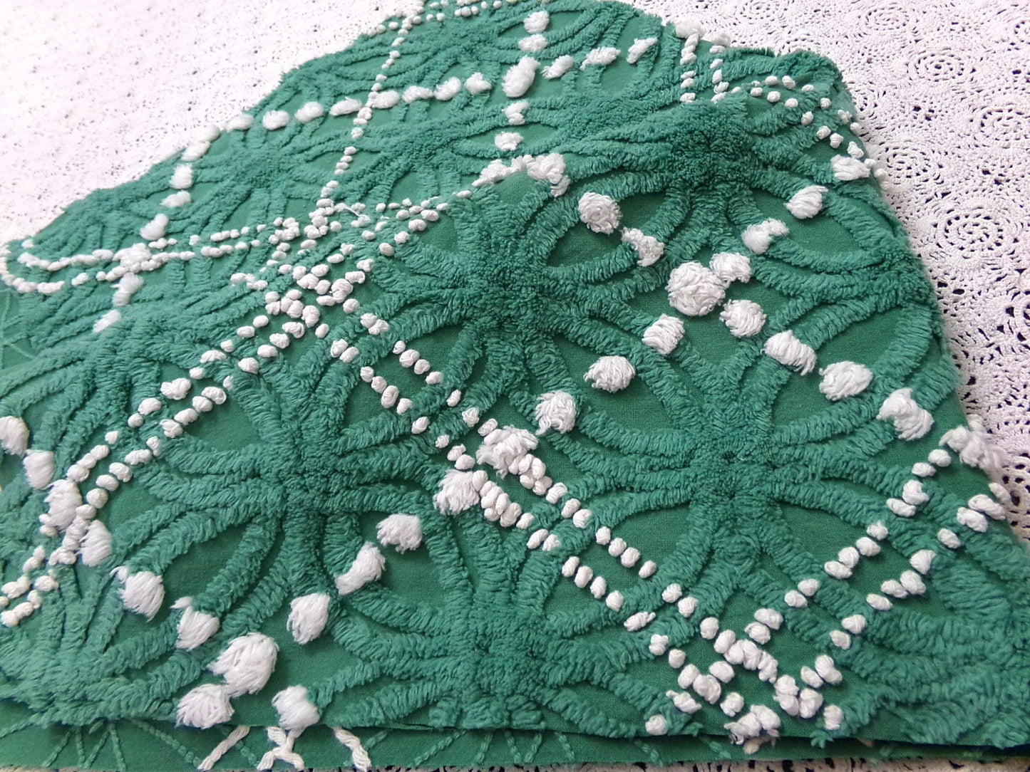Green White Vintage Chenille Bedspread Fabric 20x24" Spider Tuft Pops Quilting Material