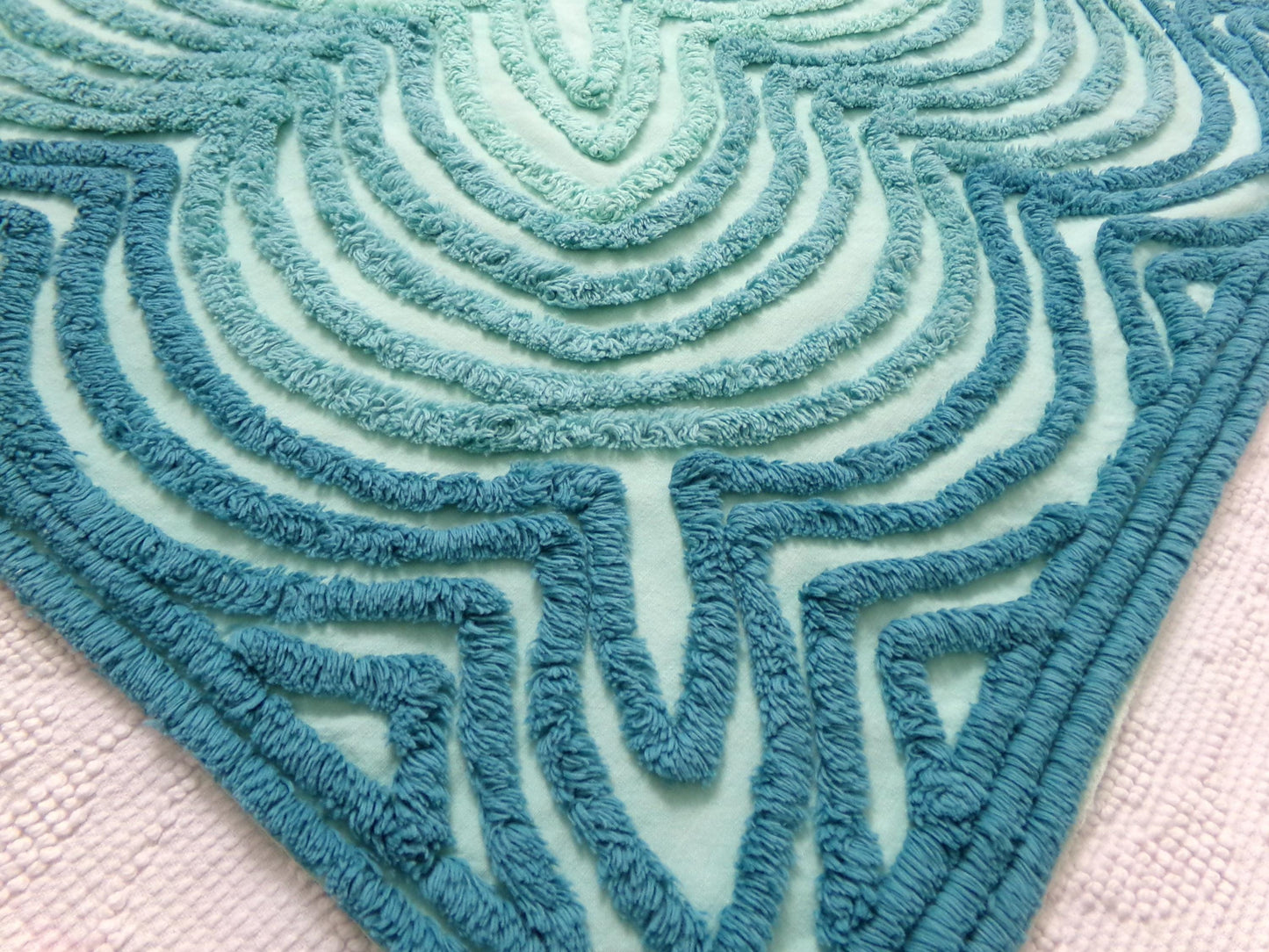 optic waves vintage chenille bedspread fabric, dramatic sewing & quilt material 27" x 23"