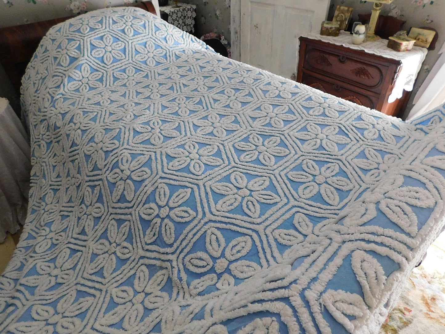 coastal blue vintage chenille bedspread, white daisies on sky blue, summer cottage full size cotton bedding