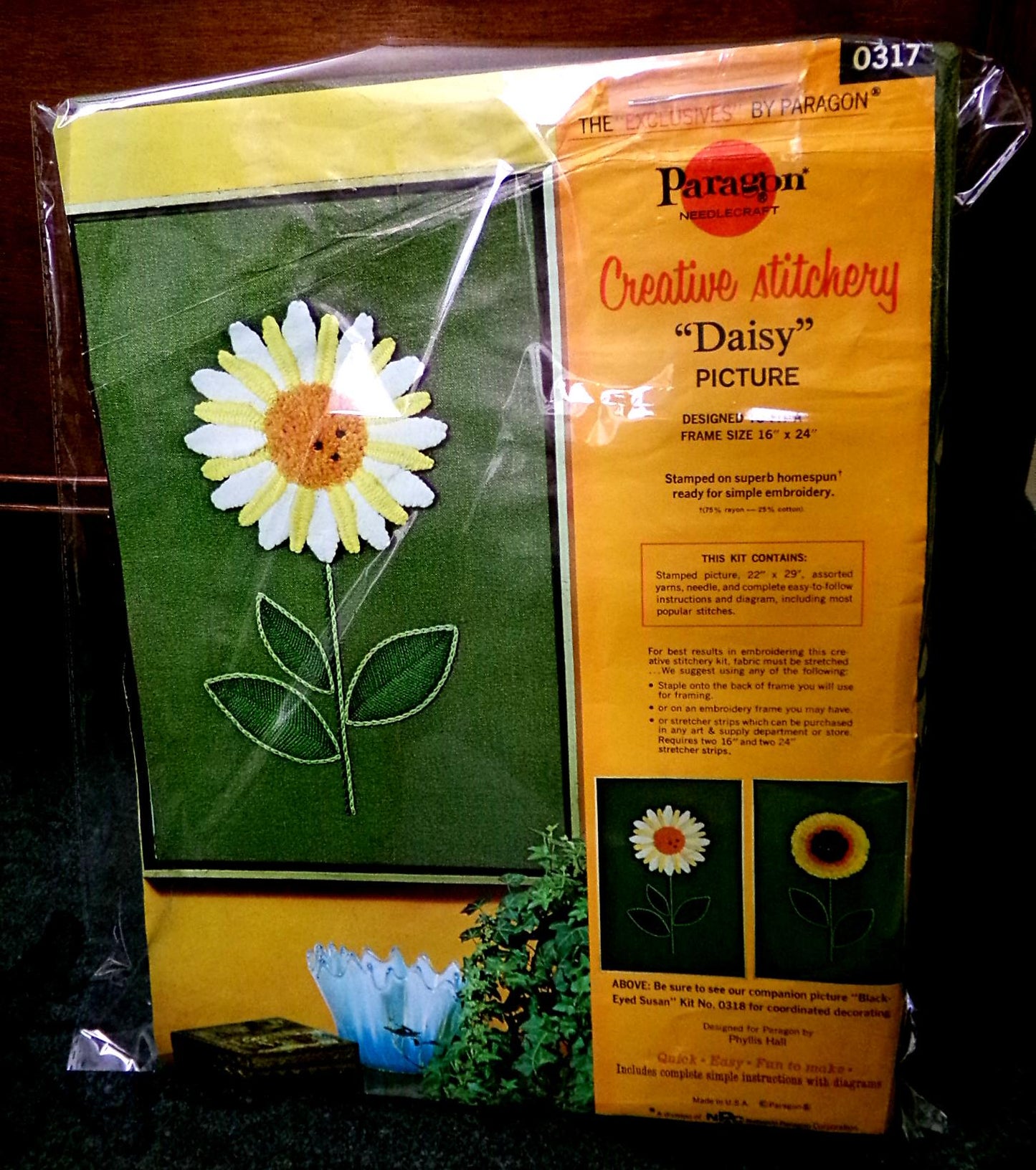 DAISY Boho Crewel Embroidery Kit, Vintage Paragon Stitchery 0317 Phyllis Hall Canvas Patina/Fade