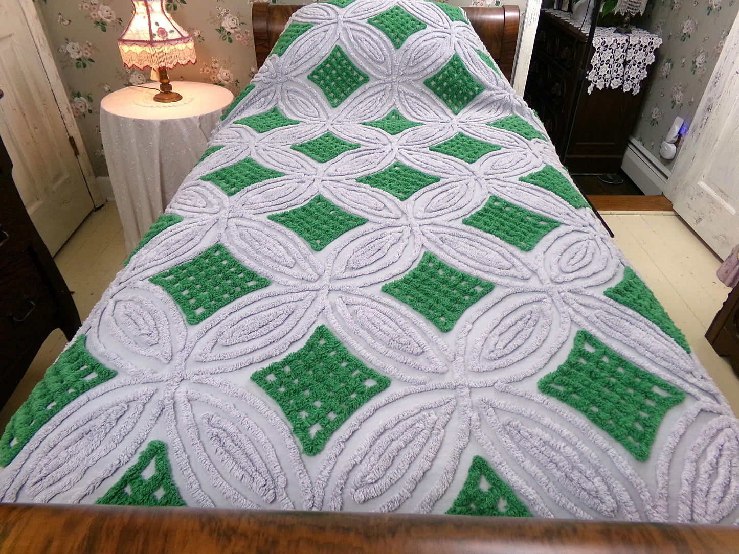 Silver Gray & Kelly Green Vintage Chenille Bedspread: Full Size 100% Cotton Bedding, Waffle Tufting in Plush Rings