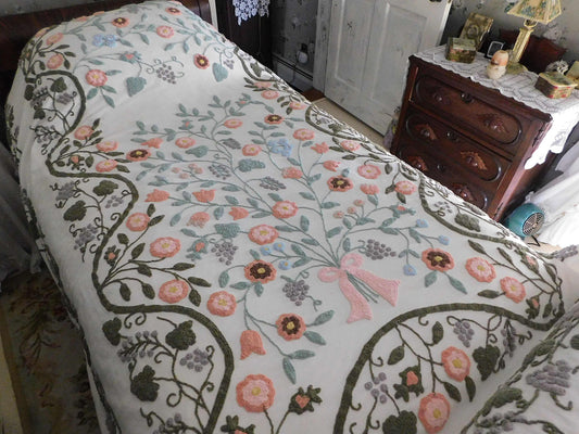 Wildflower Waltz Vintage Chenille Bedspread, Spectacular Summer Cottage Style Coverlet, Twin Size Cotton Bedding