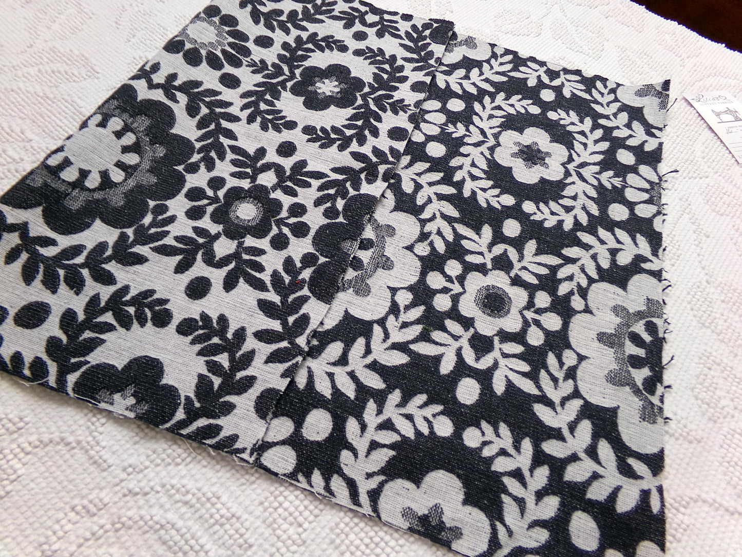 Black & White Floral Vintage Woven Fabric, FLOWER POWER Mod Daisy Reversible Sewing Quilt Material, 16" x 24"