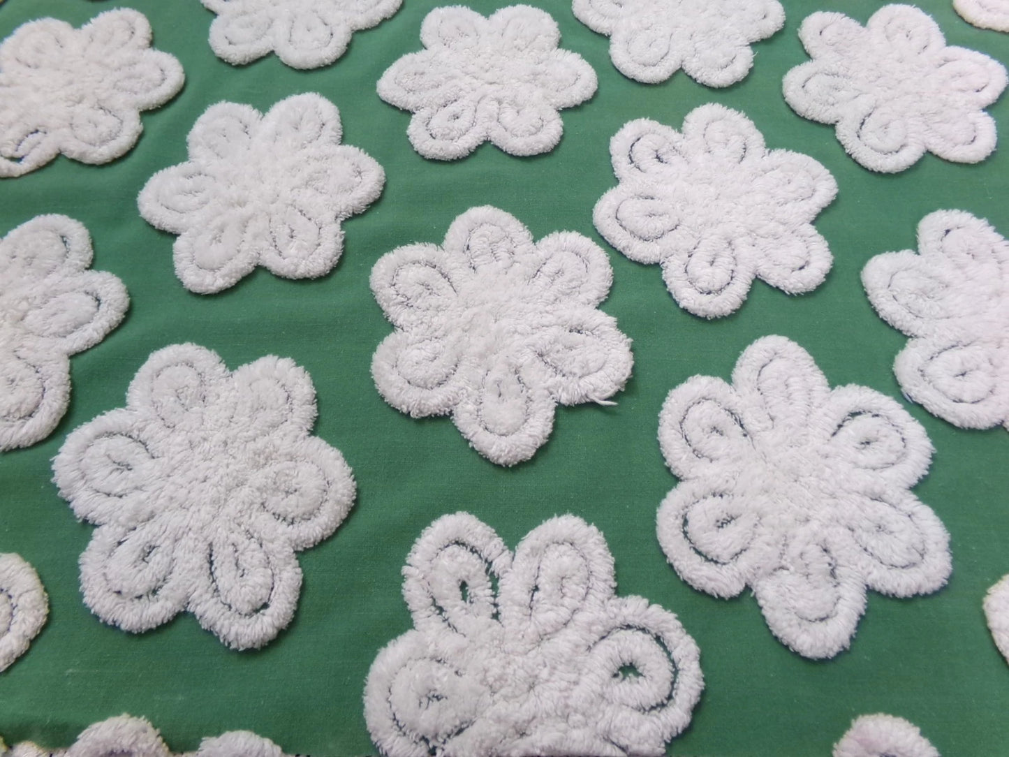 Green White Daisy Vtg Chenille Bedspread Fabric 23x24 Pc Antique Sewing Material