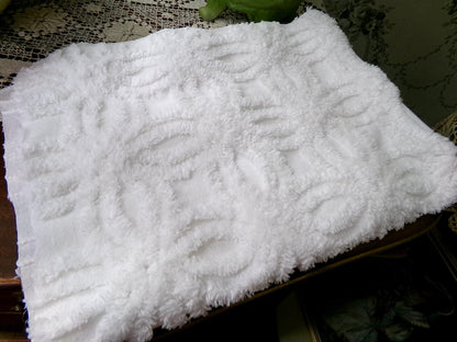 Vintage Chenille Fabric Elegant Fluffy White Wedding Rings, 18" x 25"