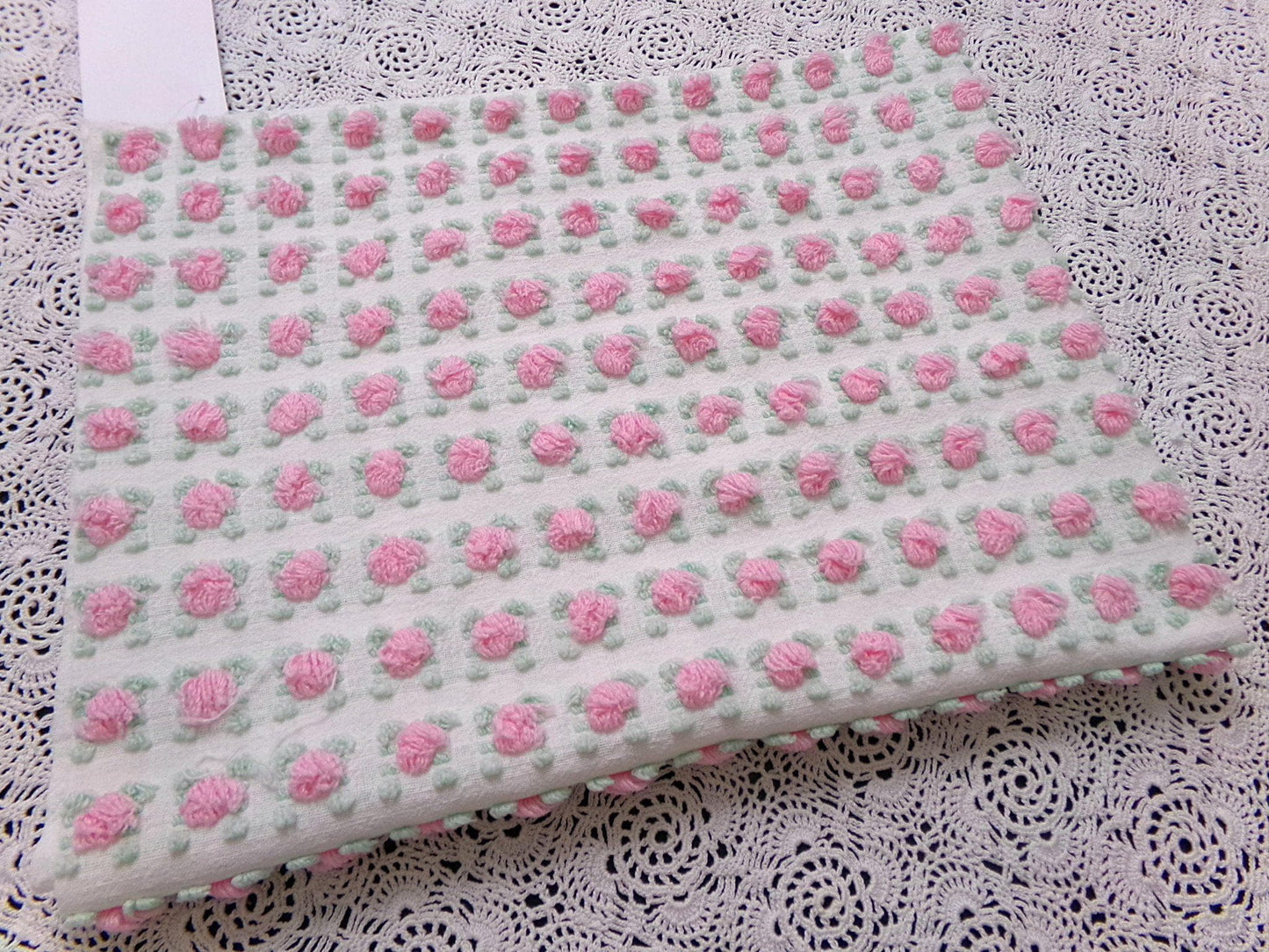 Popular Pink Rosebud Vtg Chenille Bedspread Fabric Rose Quilt Material 18x24"