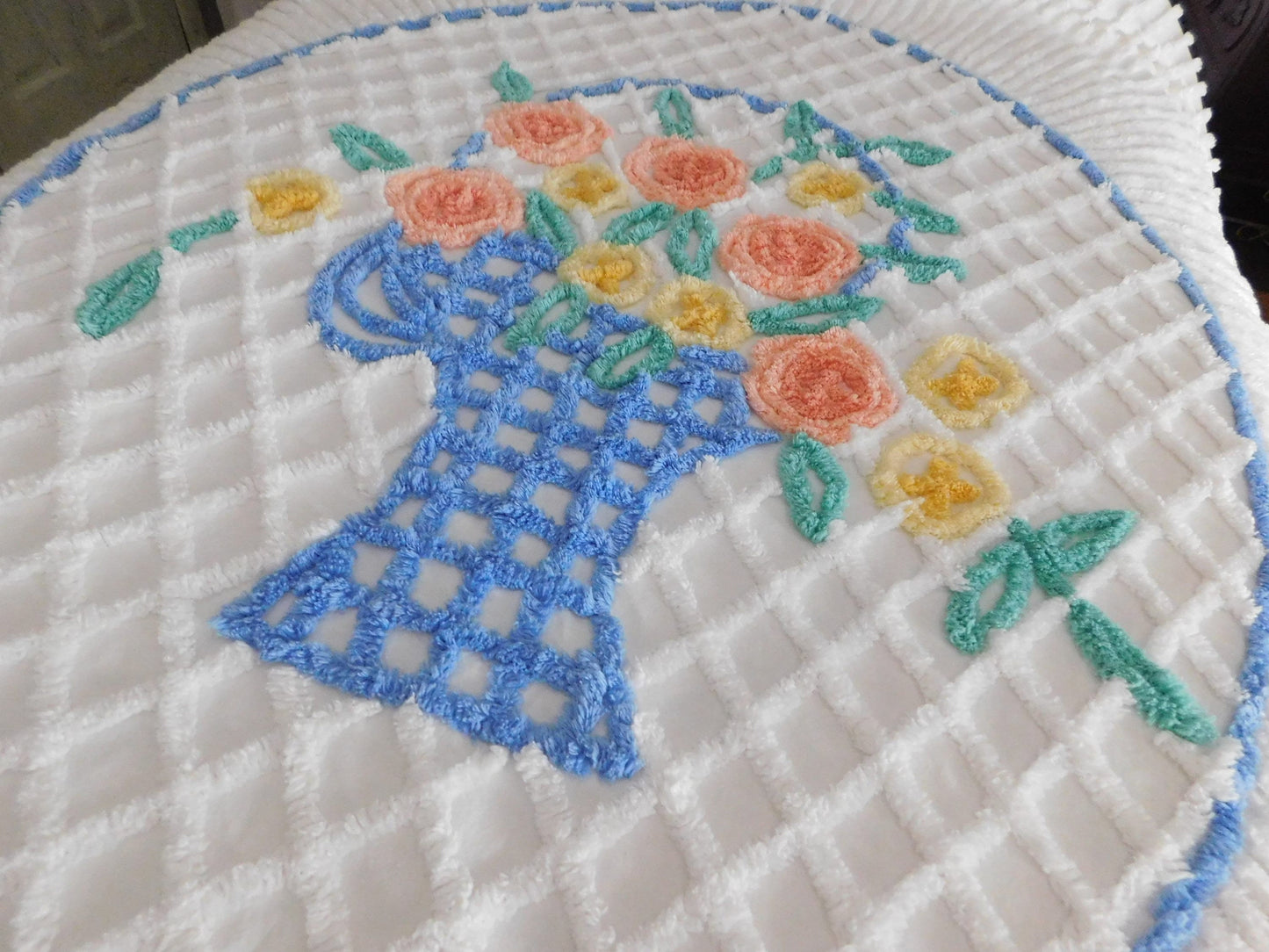 cottage style vintage chenille bedspread, spring flower basket on radiating white sunburst tufting, full size cotton bedding