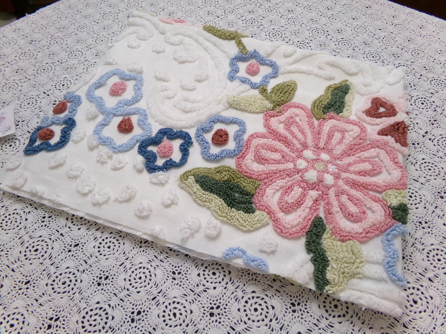 Vintage White Chenille Fabric 29x23" Garden Floral Bouquet