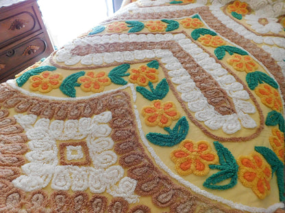 Midcentury Vintage Chenille Bedspread, Sunrise Yellow Gold Hearts & Flowers, Full Size Bedding