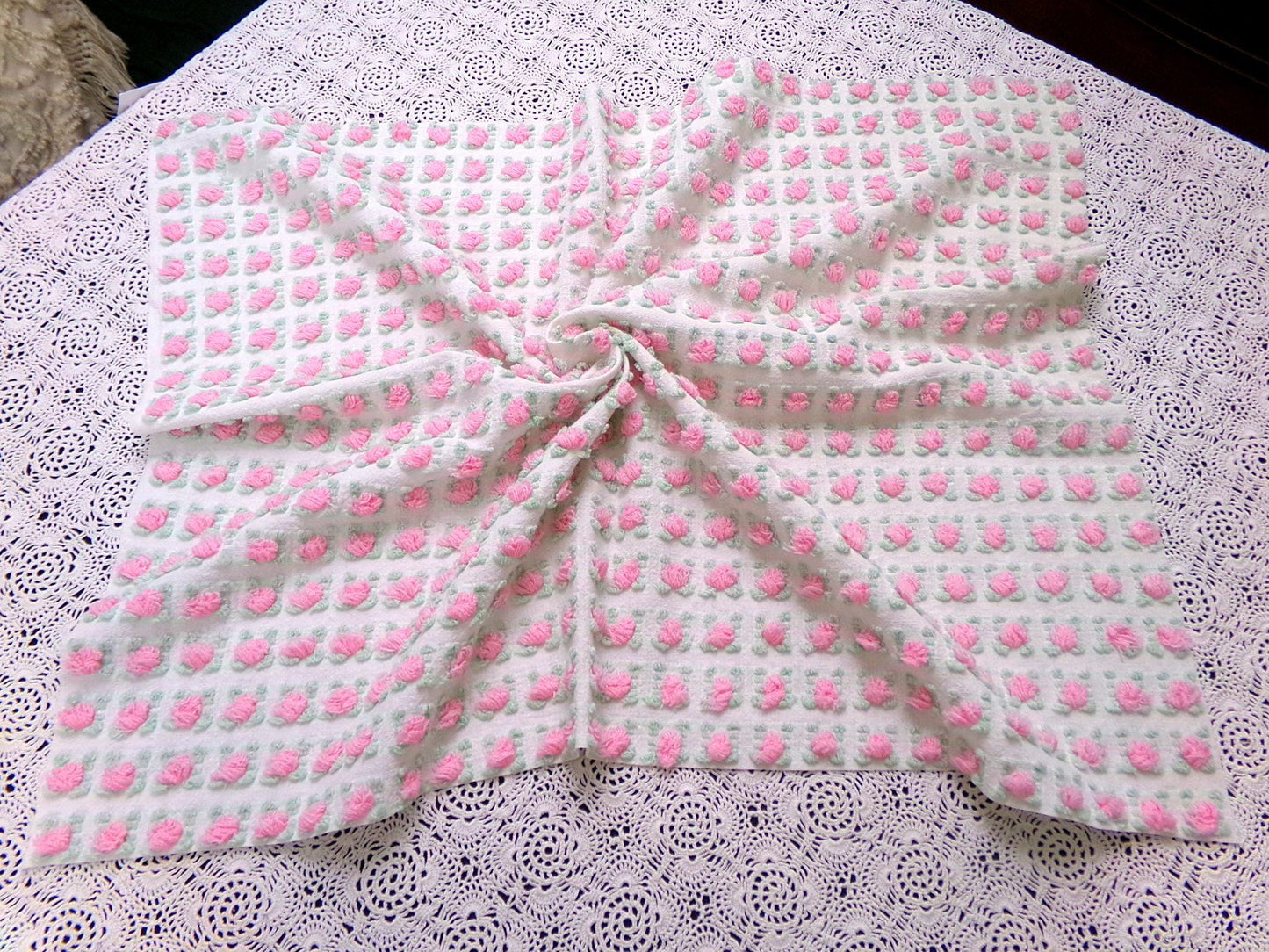 Popular Pink Rosebud Vtg Chenille Bedspread Fabric Rose Quilt Material 18x24"