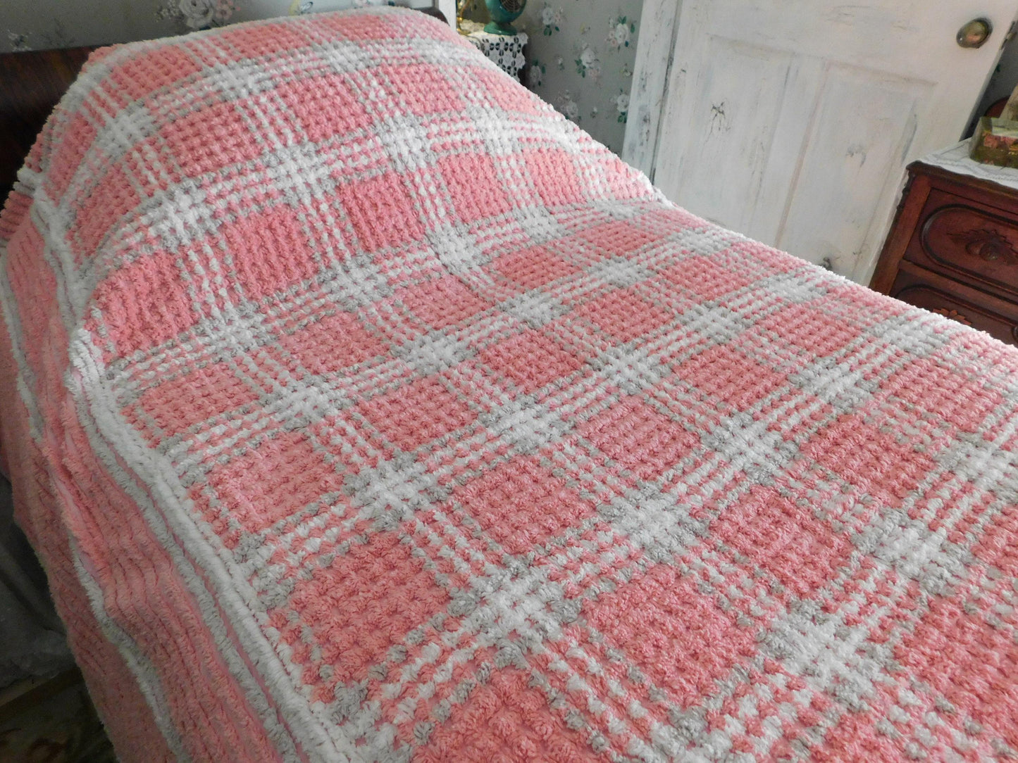 Girl Power Sassy Pink Vintage Chenille Bedspread, Grey & White Plaid, 100% Plush Cotton, TWIN Size