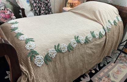 Vintage Chenille Bedspread Neutral Tan White Floral Rose Vine Cottage Farmhouse, FULL Sz