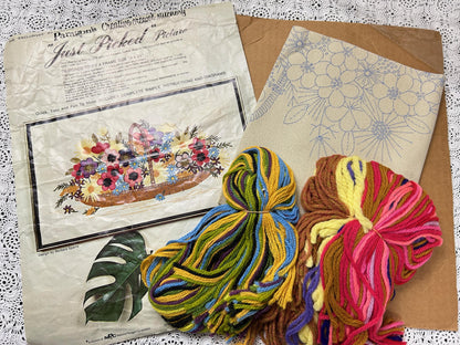 JUST PICKED Crewel Stitchery Kit Boho Floral Vintage Paragon 0725