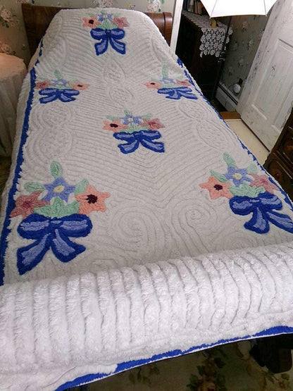 Charming Vintage Chenille Bedspread Plush Bow Flower Bouquets, Twin Size White Cotton Bedding