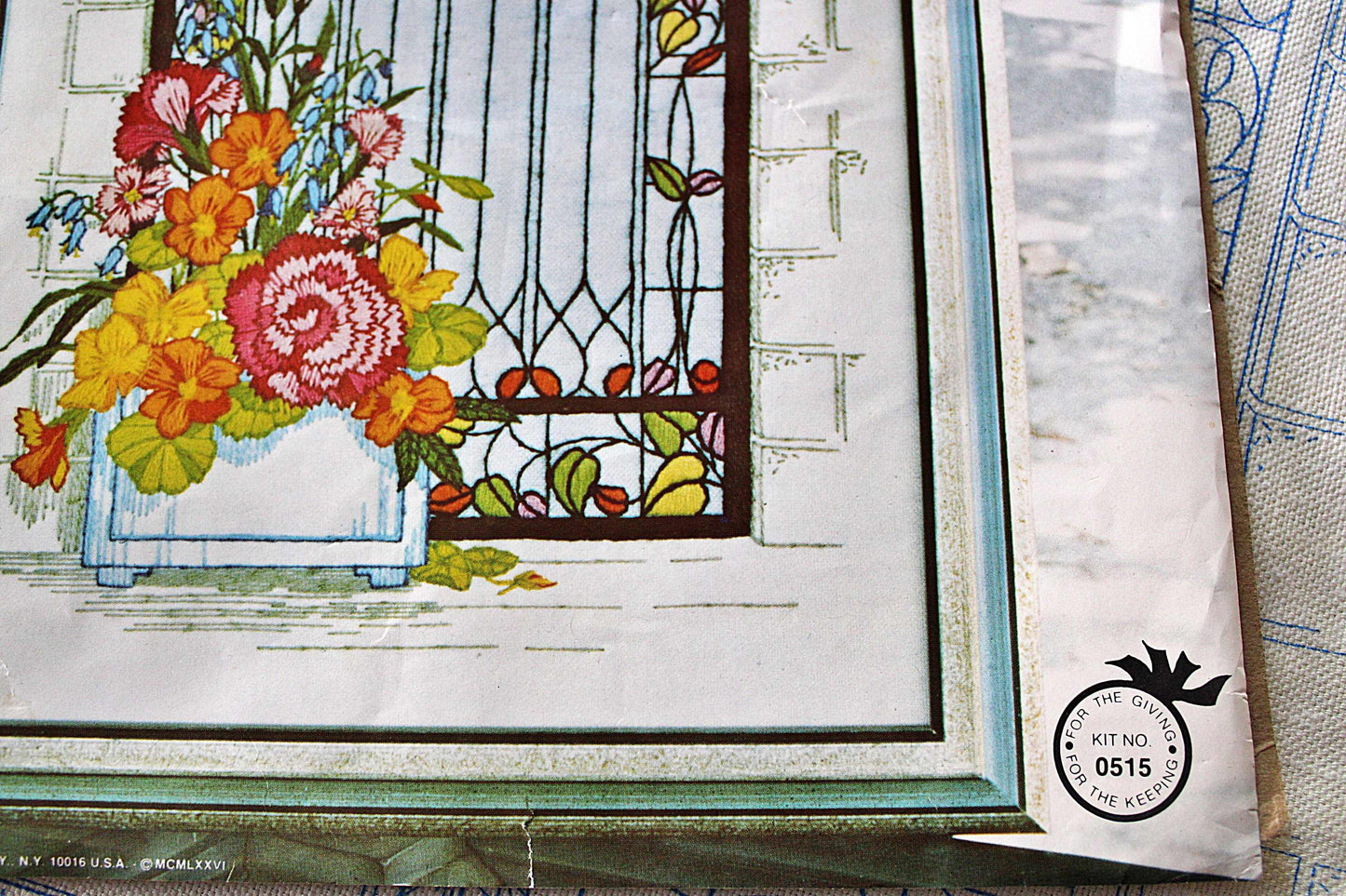 STAINED GLASS WINDOW Vintage Crewel Stitchery Kit, Paragon Needlecraft 0515, Design by Georgia Ball