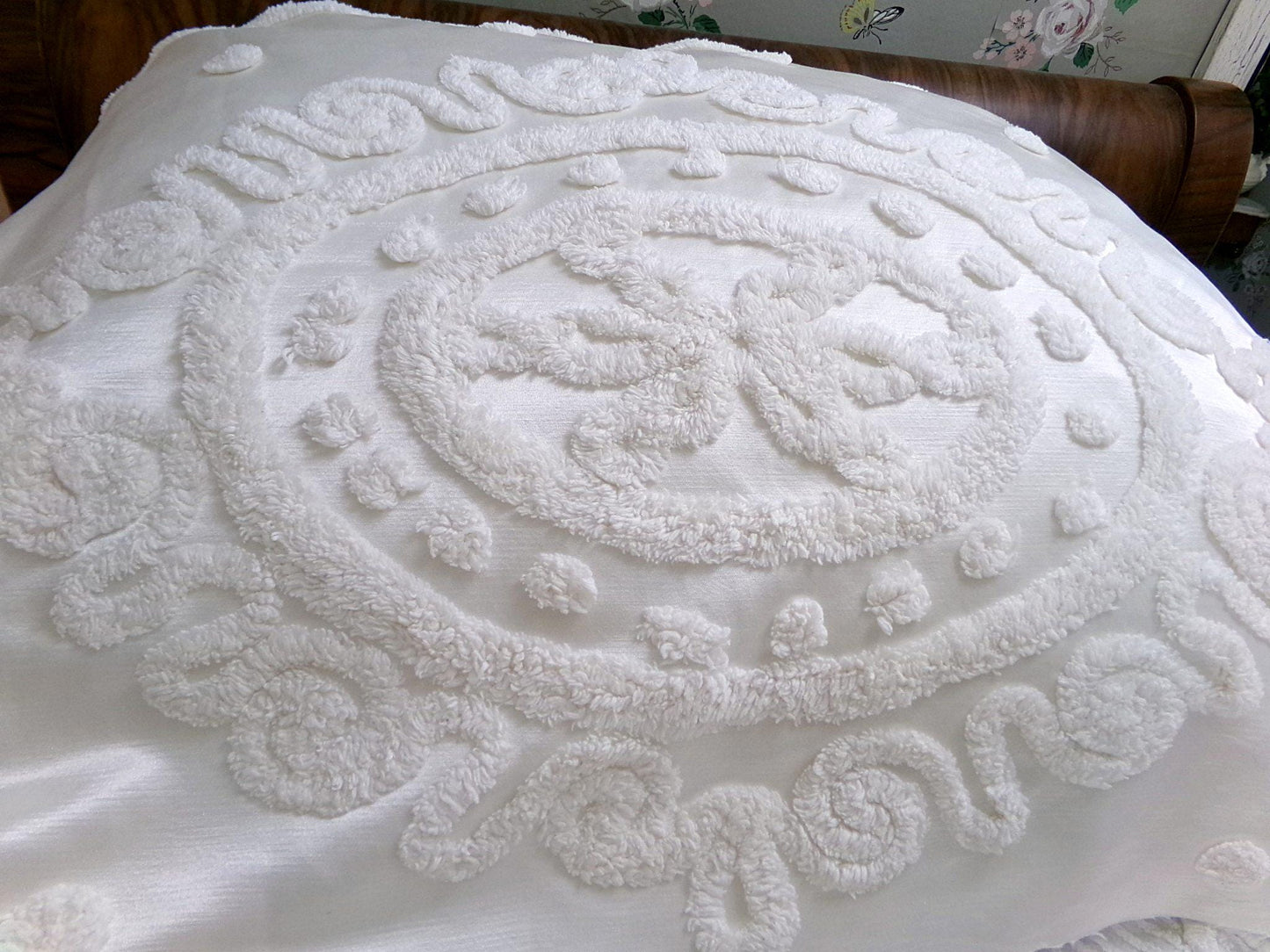 Romantic White Vintage Satin Chenille Bedspread Fabric, Shabby Large Medallion 38x20"