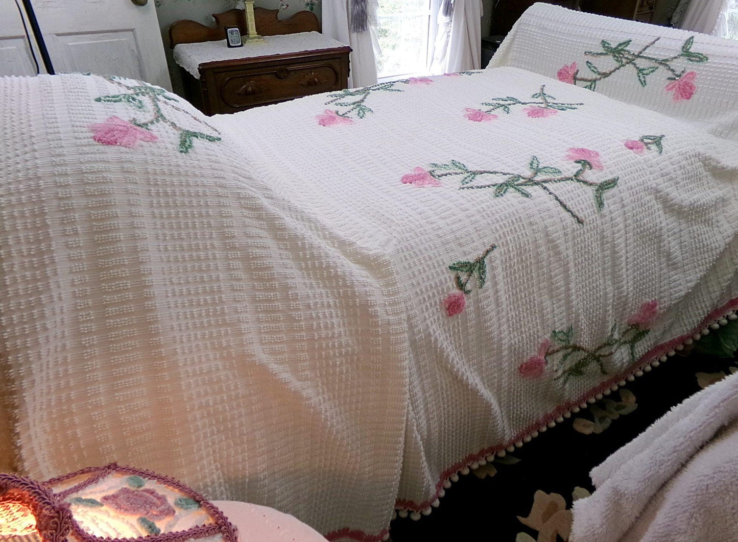 Vintage White Chenille Bedspread Wispy Pink Roses Hobnail Full Double Cottage Farmhouse