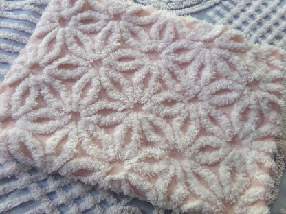 Delicate Pink & White Daisy Vintage Chenille Bedspread Fabric, Plush Sewing Quilt Material 18" x 24"