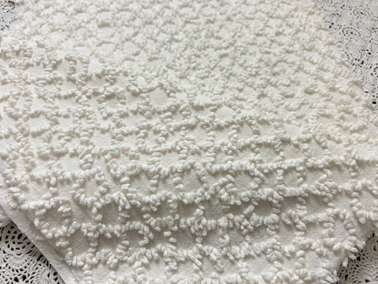 Vintage White Chenille Fabric, Chained Eternity Links, 19x25" Quilting Textile