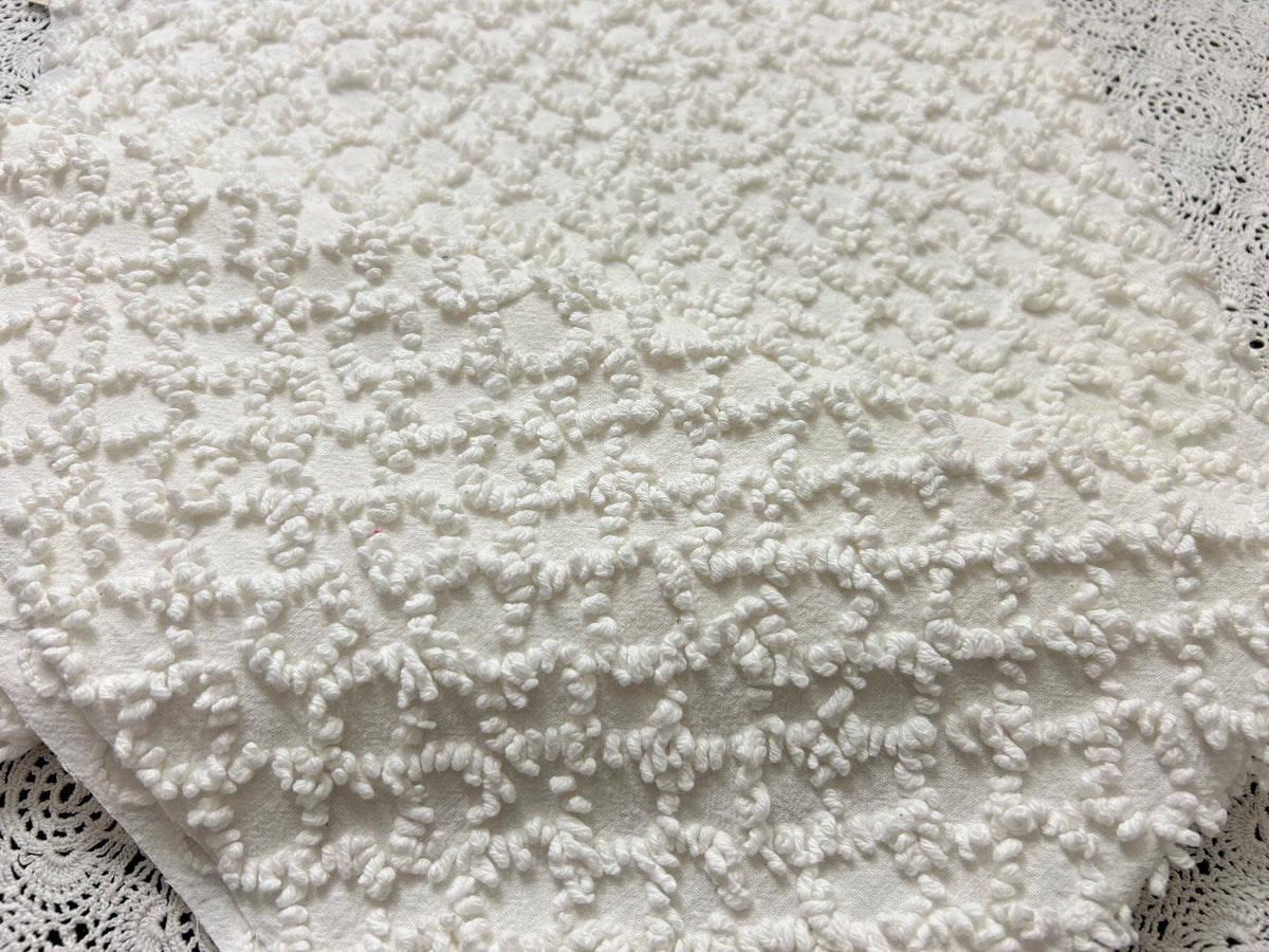 White Vintage Chenille Fabric, Eternity Link Chains, 22x34" Quilt Textile