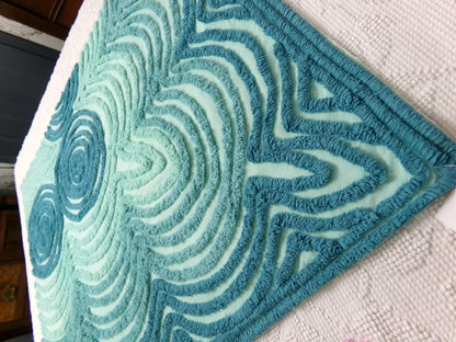 optic waves vintage chenille bedspread fabric, dramatic sewing & quilt material 27" x 23"