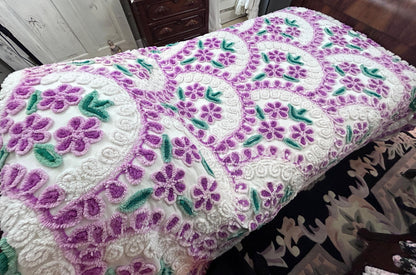 Meadow Violets Vintage Chenille Bedspread, Lavender & White Full Size Cotton