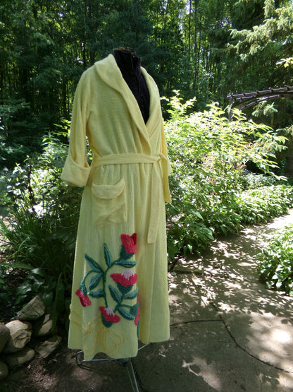 gorgeous vintage chenille robe, ladies floral tufted bathrobe in sunglow yellow, fit 'n flare, half sleeves, est size medium