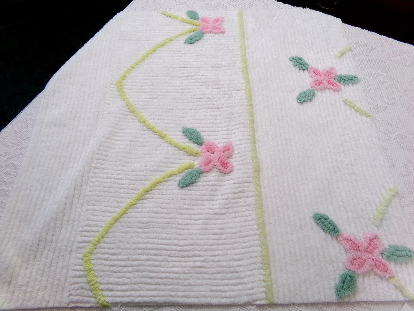 floral vintage chenille bedspread fabric, swinging roses quilt material, 25" x 24"
