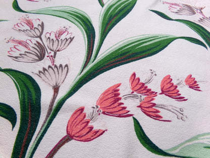 BOTANICAL Barkcloth Vintage Fabric, Tropical Leafy Florals on White, 1940s sewing material, 19" x 29"
