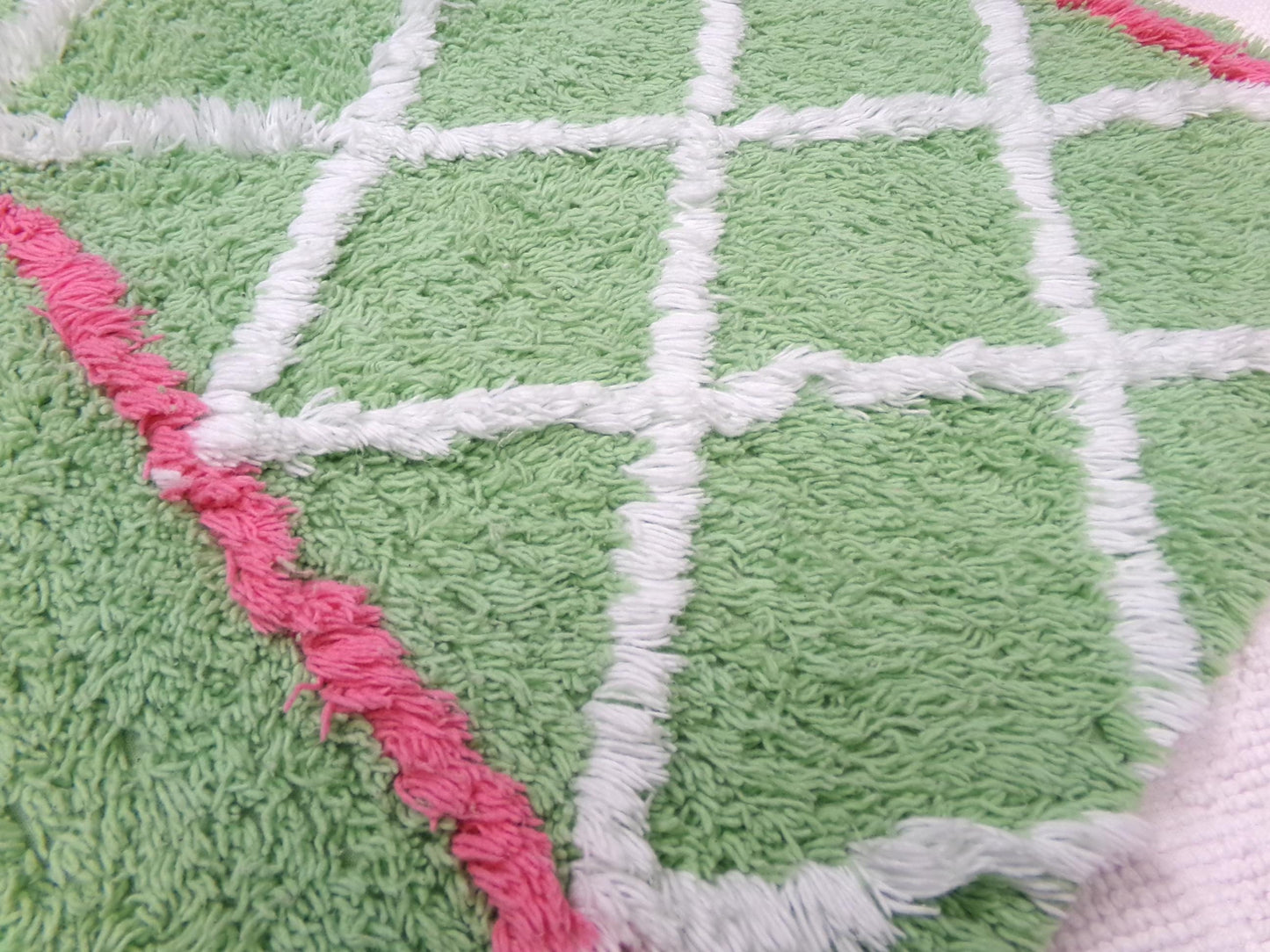 Vintage Chenille Bedspread Fabric Pc, White Trellis on Candy Apple Green, 19" x 20" quilt material
