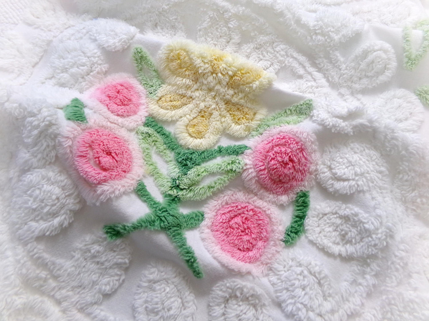 Dreamy White Floral Vintage Chenille Bedspread Fabric Sewing & Quilt Material 18" x 35"