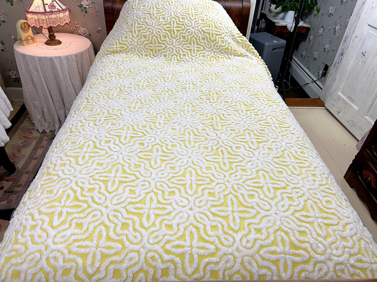 Celestial Stars Vintage Chenille Bedspread, Yellow & White Full Size Cotton
