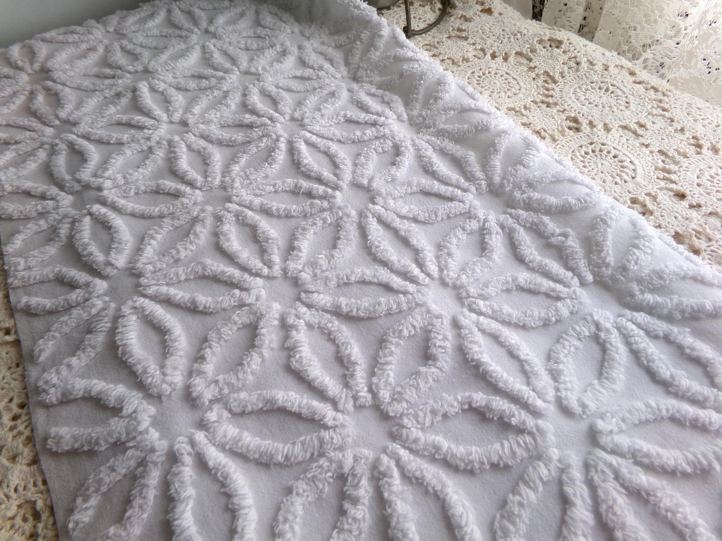 modern daisy vintage chenille fabric, versatile white quilt material, 20" x 24" inch piece for sewing, crafts & quilting