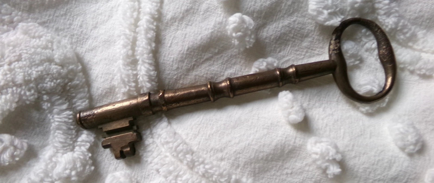 Antique Skeleton Church Key Vintage Victorian Style Large 6"