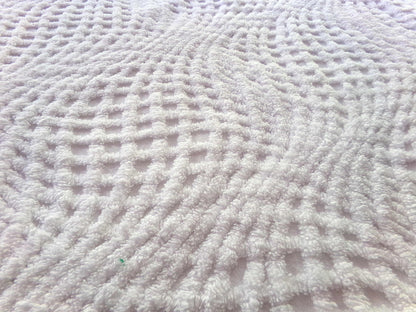 intense illusion white vintage chenille fabric, plush webbed optic illusion design, 21" x 25" inch piece of quilt & sewing material