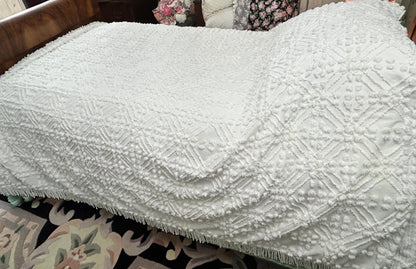 Vintage White Chenille Bedspread Modern Minimalist Geometric Tuft FULL Coverlet