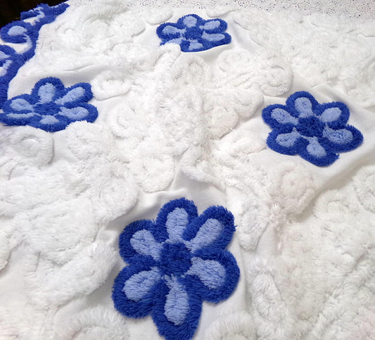 Blueberry Swirl Vintage Chenille Bedspread Fabric, Coastal Blue & White Daisy 16.5x25"