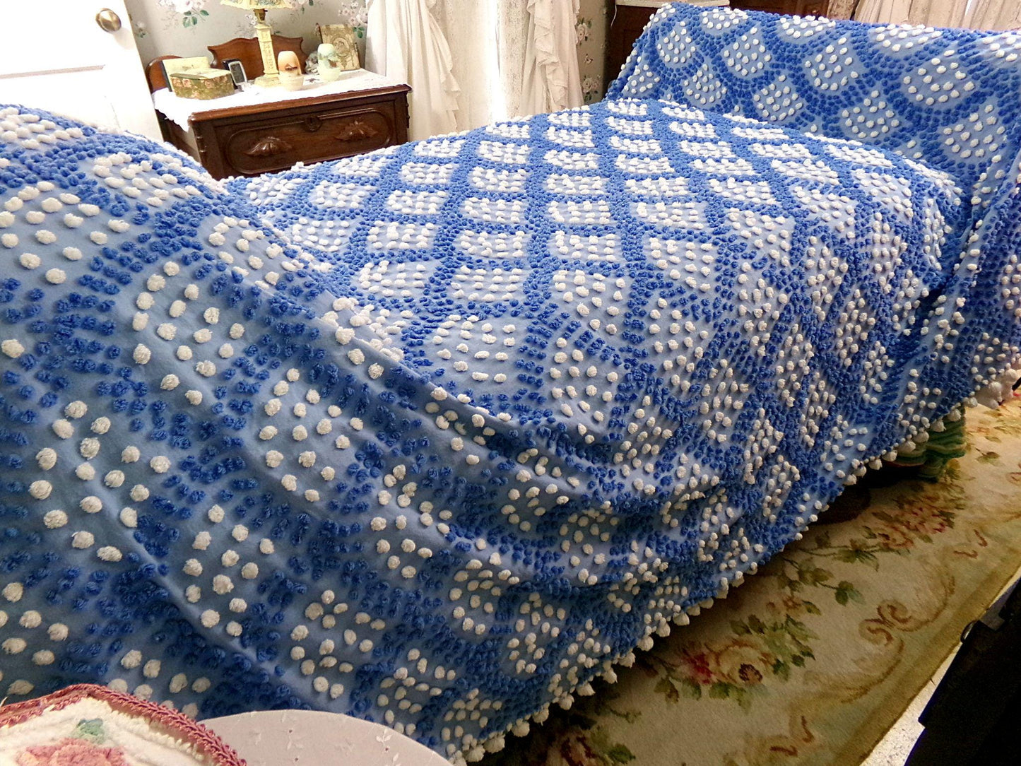mermaid tail vintage chenille bedspread, lake cottage blue & white shell pop scallop design, full size antique cotton bedding, pom pom trim